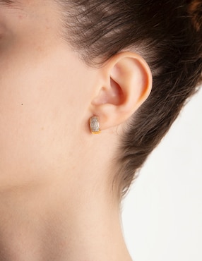Aretes redondos Jayda de oro 14 K con acabado brillante diamante