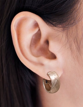 Aretes Riccardo Orsato de oro con acabado brillante