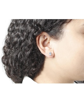 Aretes de aro Valessa de oro blanco con acabado pavé topacio
