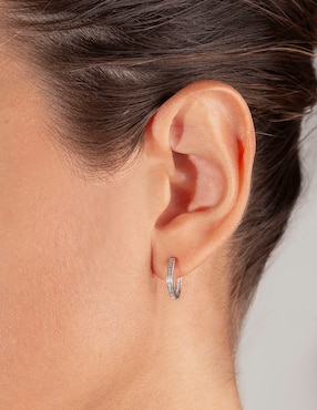 Aretes redondos Jayda de oro blanco con acabado pavé diamante