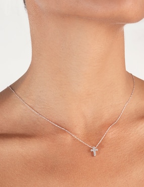 Collar de cruz Jayda de oro blanco 14 K