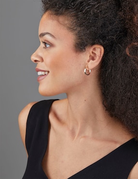 Aretes redondos Bony Levy de oro con acabado brillante