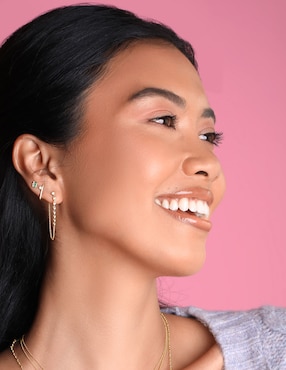 Aretes Bony Levy de oro con acabado brillante diamante