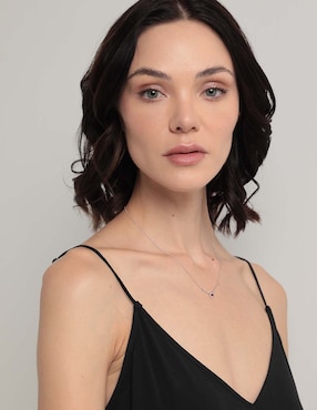 Collar ovalado Meira T de oro blanco 14 K