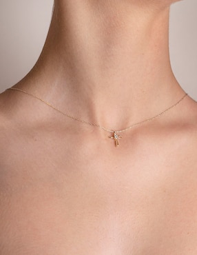Collar de cruz Jayda de oro amarillo 14 K