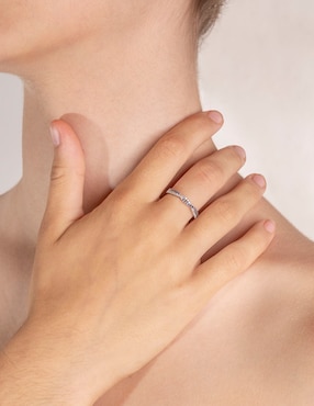 Anillo de compromiso de oro blanco 14 k Jayda zafiro