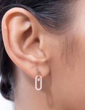 Aretes ovalados Riccardo Orsato con acabado pavé diamante