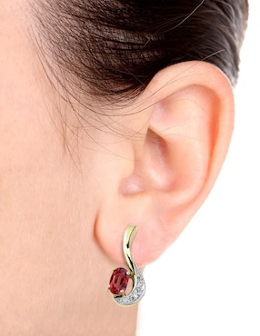 Aretes ovalados Fascinare Loris de oro rubí y diamante