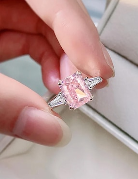 Anillo de compromiso Clepsidra