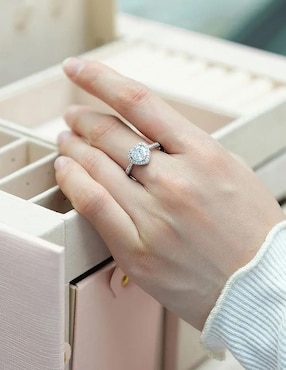 Anillo de compromiso Clepsidra