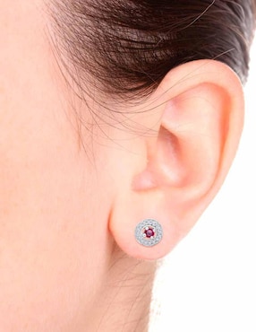 Aretes redondos Fascinare Clara de oro blanco con acabado brillante rubí y diamante