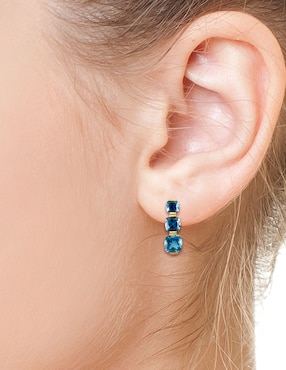Aretes cuadrados Effy Ocean Bleu de oro con acabado lustre topacio azul de londres