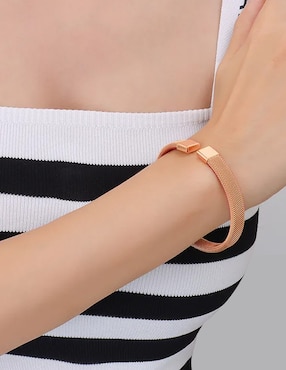 Brazalete Clepsidra con acabado lustre