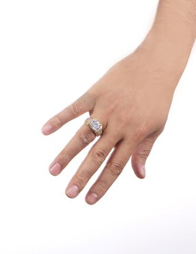 Anillo con gema Unlimited By Ob 10 k de oro amarillo zirconia