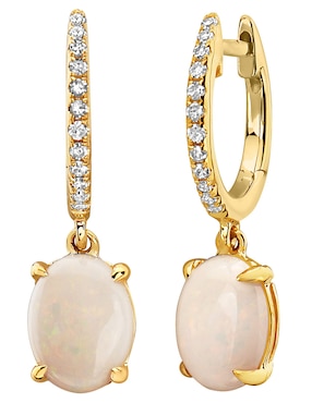 Aretes Effy Aurora de oro con acabado pavé diamante y ópalo