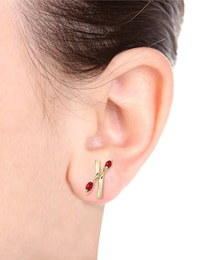 Aretes de letra x Fianelli Danna de oro con acabado brillante rubí