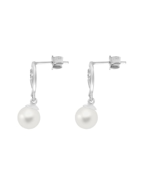 Aretes de corazón Fianelli de oro blanco con acabado brillante perla y diamante