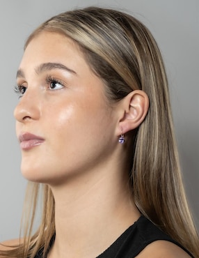 Aretes de óvalo Mancini de oro con acabado brillante zirconia