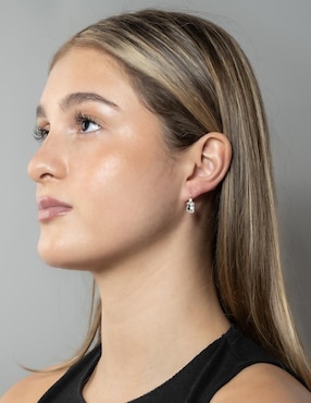 Aretes rectangulares Mancini de oro con acabado brillante zirconia