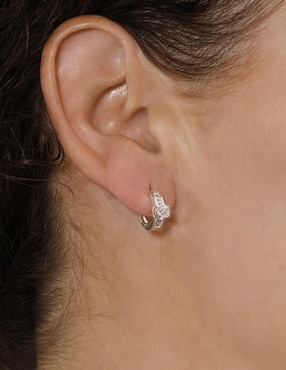 Aretes Unlimited By Ob de plata P 925 con acabado brillante zirconia