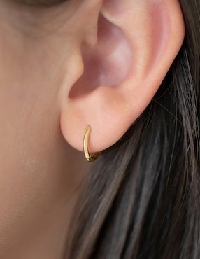 Aretes de aro redondos In Season Jewelry con acabado brillante