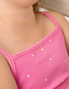 Collar de estrella In Season Jewelry de oro amarillo 14 K