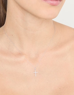 Collar de cruz Jayda de oro blanco 14 K