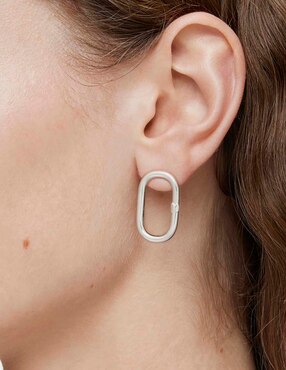 Aretes ovalados Tous Hold Oval de plata P 925 con acabado brillante