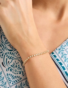 Brazalete Ayla de oro 14 K con acabado pavé