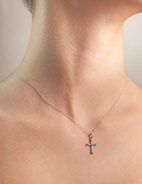 Collar de cruz Jayda de oro 14 K