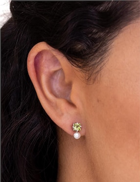 Aretes cuadrados Teresa Díaz Joyería Mexicana Destellos De La Tierra de plata P 925 con acabado plateado peridoto
