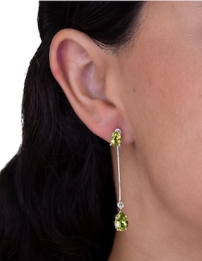 Aretes de pera Teresa Díaz Joyería Mexicana Destellos De La Tierra de plata P 925 con acabado plateado peridoto