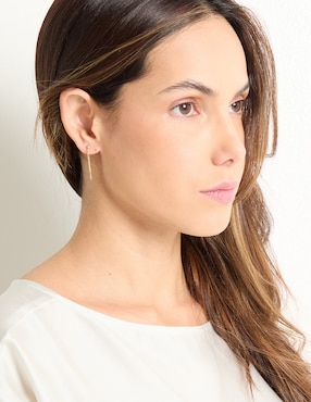 Aretes cortos Unoaerre de oro 14 k con acabado pulido