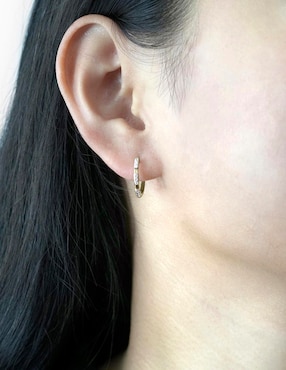 Aretes cortos circular Mjj Brilliant Inc de oro 14 k con acabado pavé diamante