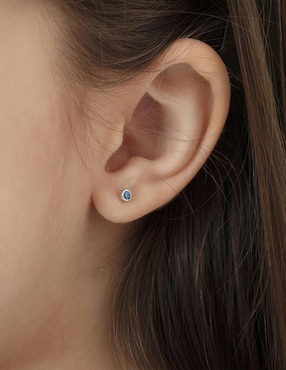 Broqueles In Season Jewelry de oro blanco 14 k con acabado pulido zirconia cúbica