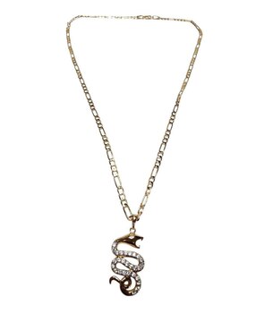Collar con dije de serpiente Limerence By Claudia Herrera de oro laminado