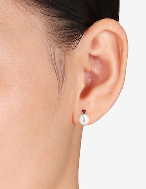 Broqueles de perla Julianna B de oro blanco con acabado brillante granate