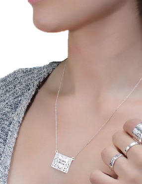 Collar con dije cuadrado Teresa Díaz Joyería Mexicana de plata P 925