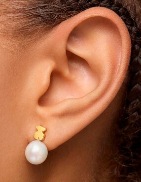 Aretes redondos Oso Tous Sweet Dolls de oro con acabado brillante perla de agua