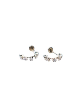 Aretes de media luna Mardía de oro con acabado pavé zirconia