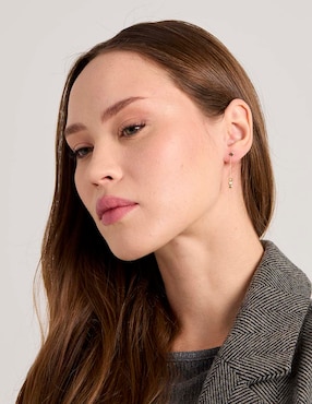 Aretes largos cuadrados Unoaerre de oro amarillo 14 K con acabado pulido