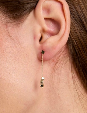 Aretes largos cuadrados Unoaerre de oro amarillo 14 K con acabado pulido