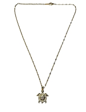 Collar con dije de tortuga Limerence By Claudia Herrera Reptil de oro laminado 14 K