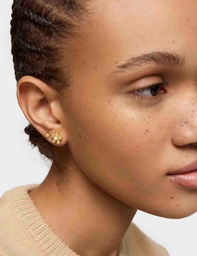 Aretes de flor Tous Daisy de oro con acabado brillante perla de agua