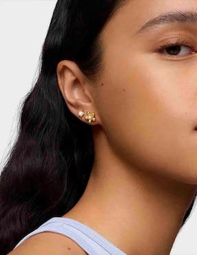 Aretes de flor Tous Garden de oro con acabado brillante perla de agua