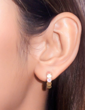 Aretes redondos Riccardo Orsato de oro con acabado brillante zafiro rosa