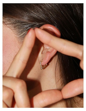 Arracadas triangulares Crixus Joyeria de oro con acabado pavé zirconia