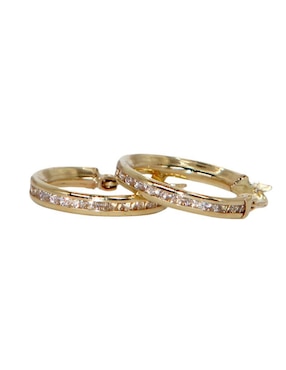 Arracadas Crixus Joyeria de oro amarillo 10 K con acabado pavé zirconia