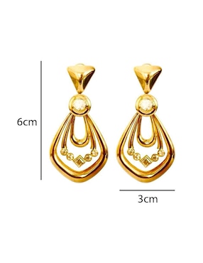 Aretes triangulares Mancini de oro con acabado brillante zirconia