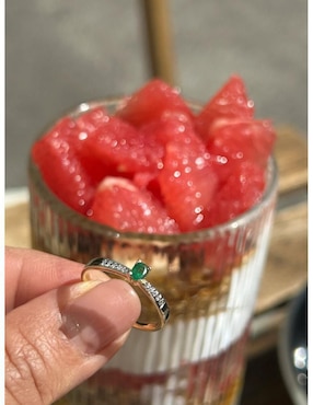 Anillo Fascinare Miloro 14 k de oro esmeralda y diamante brillante